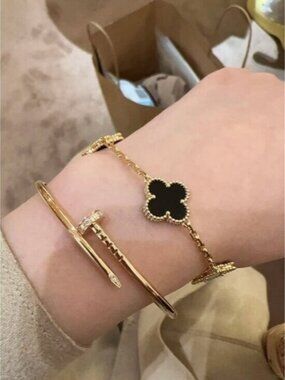 🎇🎆🎇Authentic Van Cleef & Arpels Vintage Alhambra Bracelet